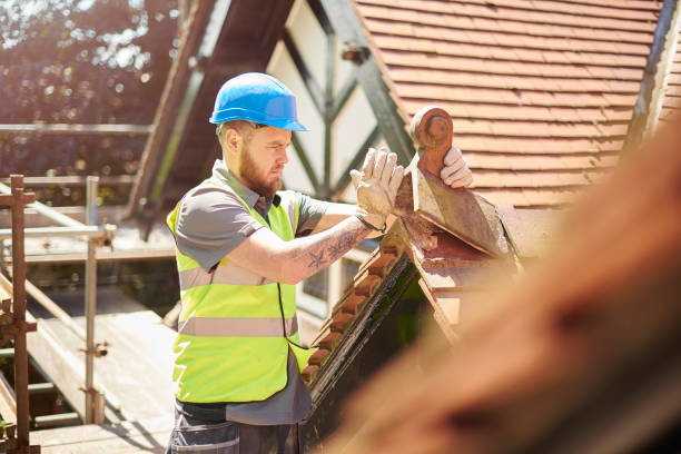 Quick and Trustworthy Emergency Roof Repair Services in Lake Mack Forest Hills, FL
